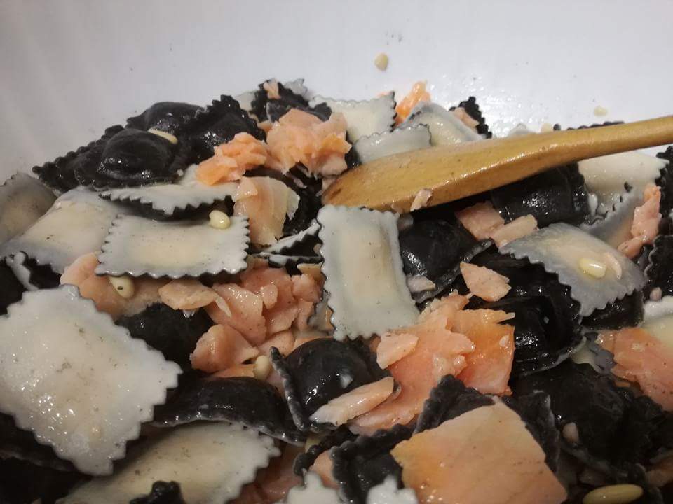 Ravioli di pesce con salmone affumicato